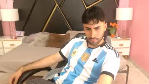 Snapshot of milanzaire chatting on September 25, 2025, 9:40 pm milanzaire online show from September 25, 2025, 9:40 pm