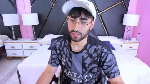 Snapshot of milanzaire chatting on November 7, 2025, 2:55 am milanzaire online show from November 7, 2025, 2:55 am