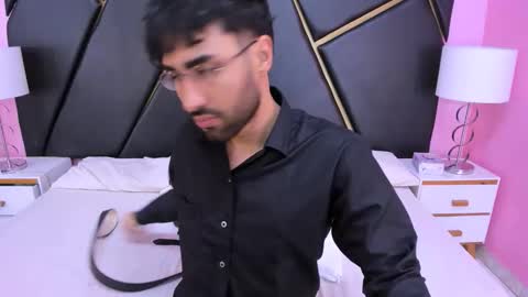 Snapshot of milanzaire chatting on November 15, 2025, 9:43 pm milanzaire online show from November 15, 2025, 9:43 pm