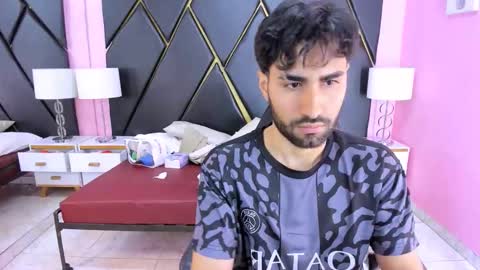 Snapshot of milanzaire chatting on November 17, 2025, 9:20 pm milanzaire online show from November 17, 2025, 9:20 pm