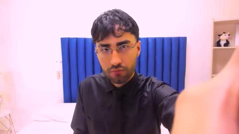 Snapshot of milanzaire chatting on November 28, 2025, 11:29 pm milanzaire online show from November 28, 2025, 11:29 pm