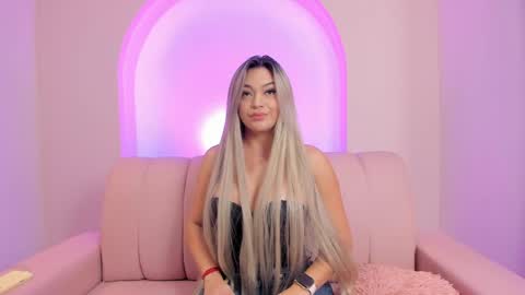 Snapshot of milaowens chatting on June 4, 2026, 1:06 pm Sexy Mila online show from June 4, 2026, 1:06 pm