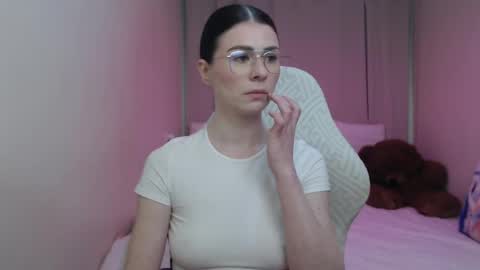 milasecretsss online show from April 26, 2026, 12:03 pm