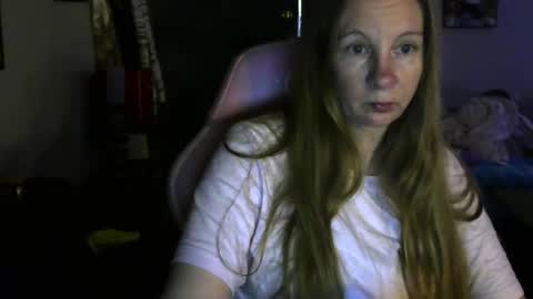 Mila online show from April 22, 2026, 3:46 pm
