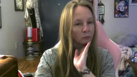 Mila online show from April 24, 2026, 6:43 pm