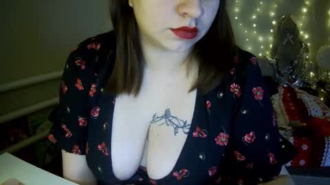 Milaxcute online show from December 22, 2025, 6:27 pm