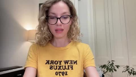 Snapshot of milayah chatting on September 14, 2025, 3:00 pm Mila online show from September 14, 2025, 3:00 pm