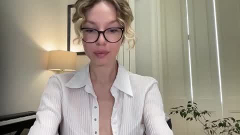 Snapshot of milayah chatting on September 24, 2025, 10:40 am Mila online show from September 24, 2025, 10:40 am