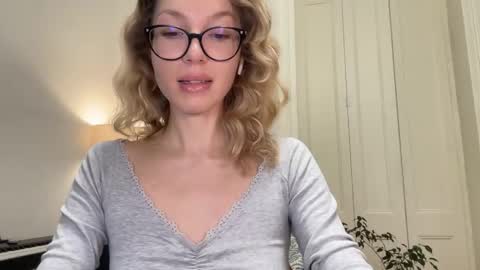 Snapshot of milayah chatting on October 23, 2025, 4:06 pm Mila online show from October 23, 2025, 4:06 pm