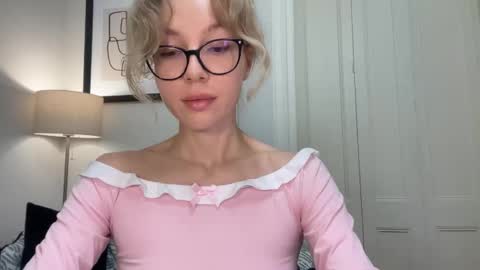 Snapshot of milayah chatting on November 11, 2025, 3:34 pm Mila online show from November 11, 2025, 3:34 pm