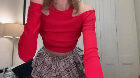 Snapshot of milayah chatting on November 17, 2025, 4:13 pm Mila online show from November 17, 2025, 4:13 pm