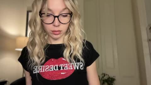 Snapshot of milayah chatting on March 22, 2026, 5:27 pm Mila online show from March 22, 2026, 5:27 pm