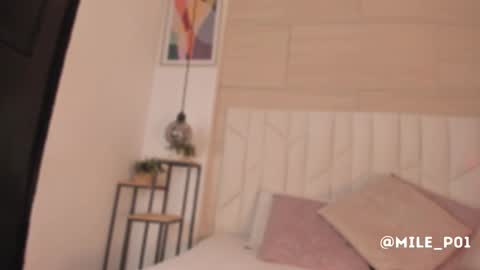 Snapshot of mile_perez chatting on November 17, 2025, 12:00 pm M I L E online show from November 17, 2025, 12:00 pm