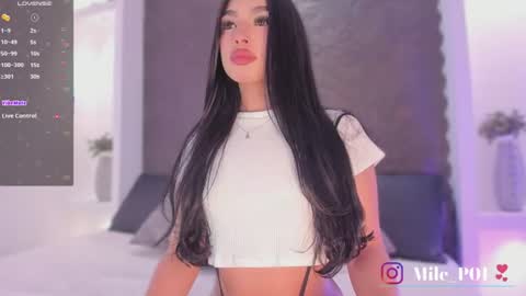 Snapshot of mile_perez chatting on July 27, 2026, 8:38 pm M I L E online show from July 27, 2026, 8:38 pm