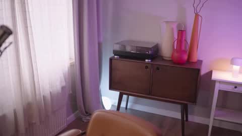 Snapshot of mileeena chatting on March 8, 2025, 12:20 pm M Telegram mamagotachannel online show from March 8, 2025, 12:20 pm