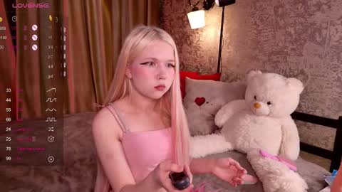 Snapshot of milemissyy chatting on March 27, 2026, 3:12 pm Mia online show from March 27, 2026, 3:12 pm