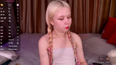 Snapshot of milemissyy chatting on April 5, 2026, 3:20 pm Mia online show from April 5, 2026, 3:20 pm