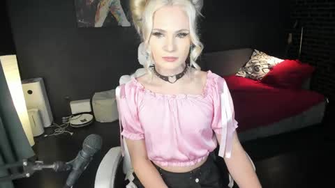 Milena online show from April 30, 2026, 11:42 pm