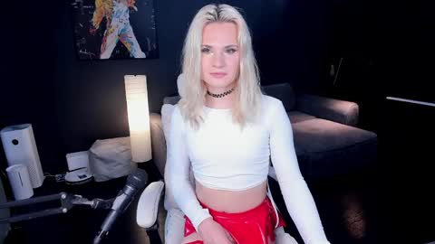 Milena online show from May 23, 2026, 7:13 am