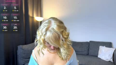 Snapshot of milena_whity chatting on May 14, 2026, 6:09 am Milena online show from May 14, 2026, 6:09 am