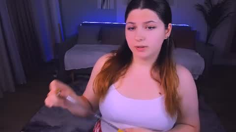 Snapshot of milenafiery chatting on July 6, 2026, 7:27 pm milenafiery online show from July 6, 2026, 7:27 pm