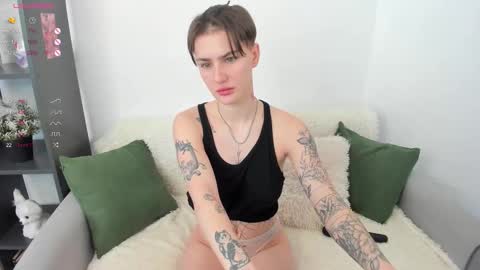 Snapshot of milenakeeks chatting on March 9, 2026, 8:07 am milenakeeks online show from March 9, 2026, 8:07 am