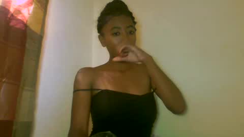 Snapshot of milennah chatting on May 24, 2026, 8:08 am milennah online show from May 24, 2026, 8:08 am