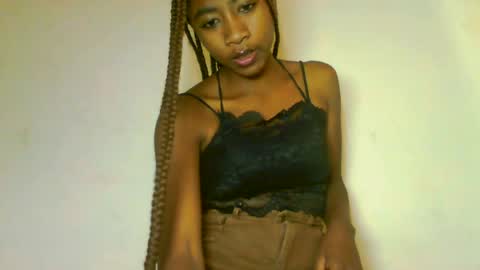 Snapshot of milennah chatting on June 5, 2026, 7:03 am milennah online show from June 5, 2026, 7:03 am