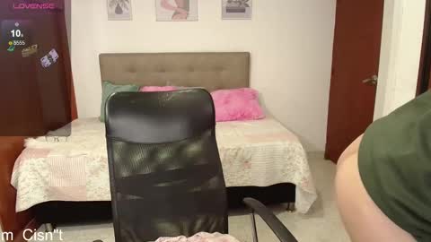 Snapshot of miley_baker chatting on January 11, 2025, 1:22 pm Miley online show from January 11, 2025, 1:22 pm