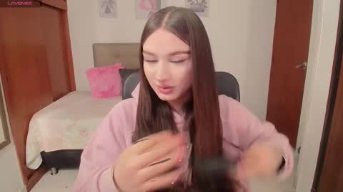 Snapshot of miley_baker chatting on October 27, 2025, 4:22 pm Miley online show from October 27, 2025, 4:22 pm