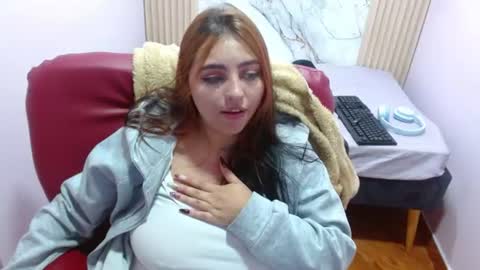 Snapshot of miley_clarck chatting on June 18, 2026, 8:24 pm Miley online show from June 18, 2026, 8:24 pm