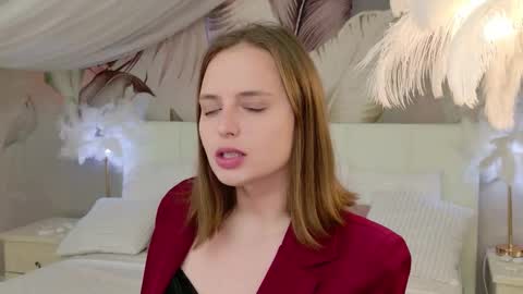 mileylovelyx online show from November 20, 2025, 9:58 pm