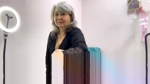 Snapshot of milf_charlotty chatting on February 13, 2025, 2:01 am Charlotte online show from February 13, 2025, 2:01 am