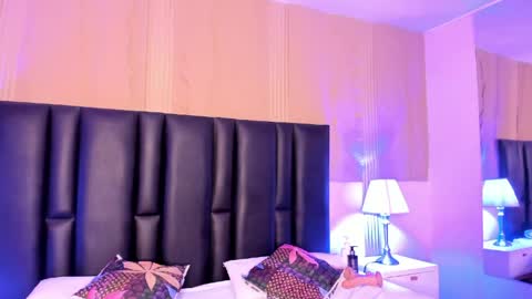 milf_meli online show from April 27, 2026, 11:08 am