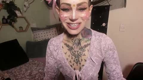 Isabella online show from February 13, 2026, 12:56 pm