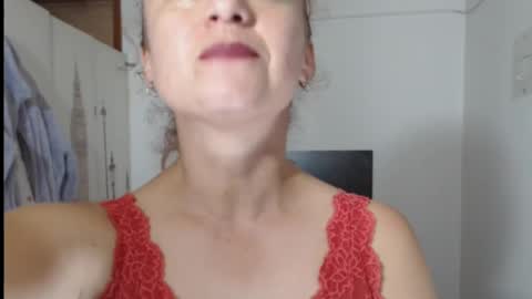 Valeria online show from May 4, 2026, 4:25 pm