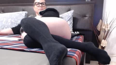 Snapshot of milfbiglips38 chatting on January 16, 2025, 5:21 am milfa online show from January 16, 2025, 5:21 am