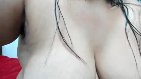 Snapshot of milfhotmature chatting on January 22, 2025, 9:32 pm laura online show from January 22, 2025, 9:32 pm