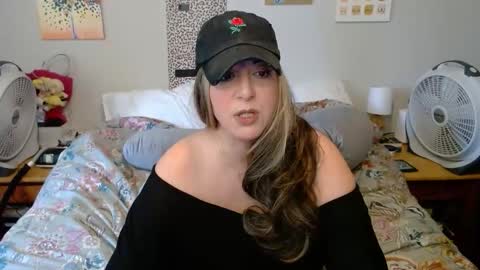 MILF Monee online show from April 6, 2026, 6:42 pm