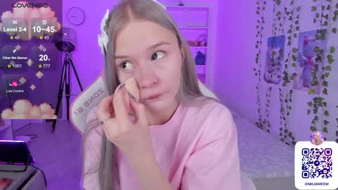 Snapshot of miliameow chatting on December 23, 2024, 8:14 pm Milia online show from December 23, 2024, 8:14 pm