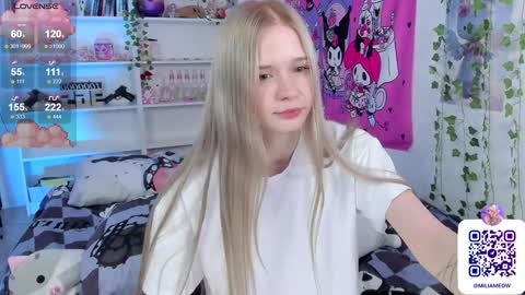 Snapshot of miliameow chatting on February 4, 2025, 1:23 am Milia online show from February 4, 2025, 1:23 am