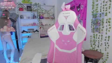 Snapshot of miliameow chatting on February 24, 2025, 2:19 am Milia online show from February 24, 2025, 2:19 am