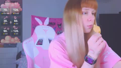 Snapshot of miliameow chatting on November 6, 2025, 10:32 pm Milia online show from November 6, 2025, 10:32 pm