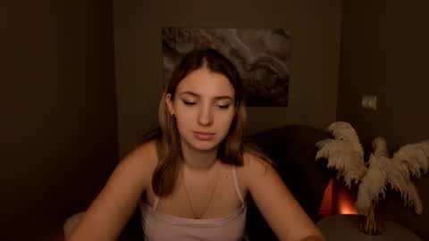 milinafox online show from October 1, 2025, 5:13 am