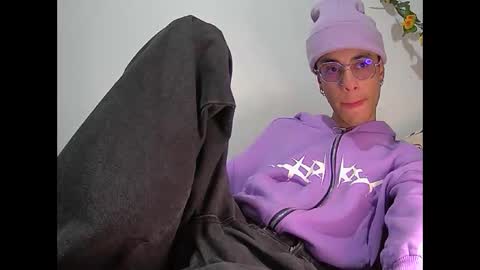 militoveruss2 online show from March 8, 2026, 4:27 am