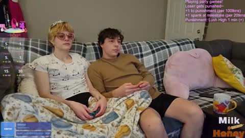 Snapshot of milkandhoneycams chatting on December 14, 2025, 9:08 pm MilkandHoney online show from December 14, 2025, 9:08 pm