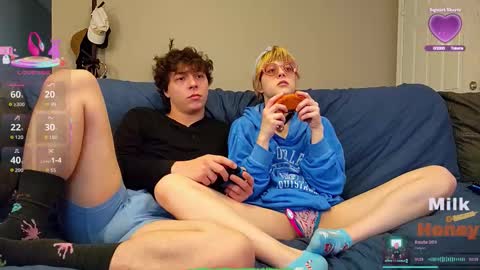 Snapshot of milkandhoneycams chatting on January 8, 2026, 9:28 pm MilkandHoney online show from January 8, 2026, 9:28 pm