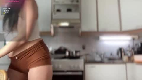 Snapshot of milkandhoneylullabies chatting on December 16, 2025, 9:47 am Milk online show from December 16, 2025, 9:47 am