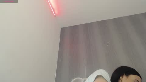 Snapshot of milker_amira chatting on December 8, 2024, 4:18 pm Amira online show from December 8, 2024, 4:18 pm