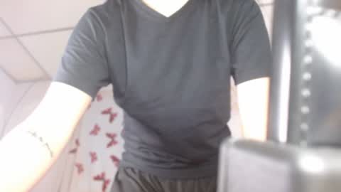 Snapshot of milker_amira chatting on December 23, 2024, 4:50 pm Amira online show from December 23, 2024, 4:50 pm